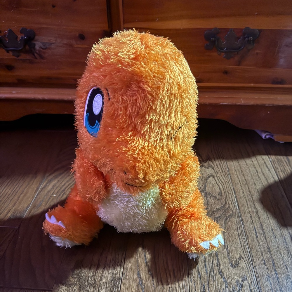 “HTF” Orange Plush  Charizard Dinosaur Toy! NWT!